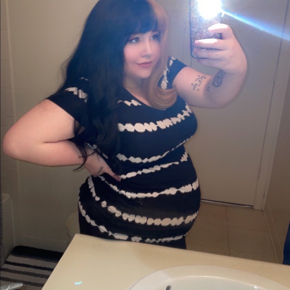 Meet your Posher, Danielle - Picture 1 of 1